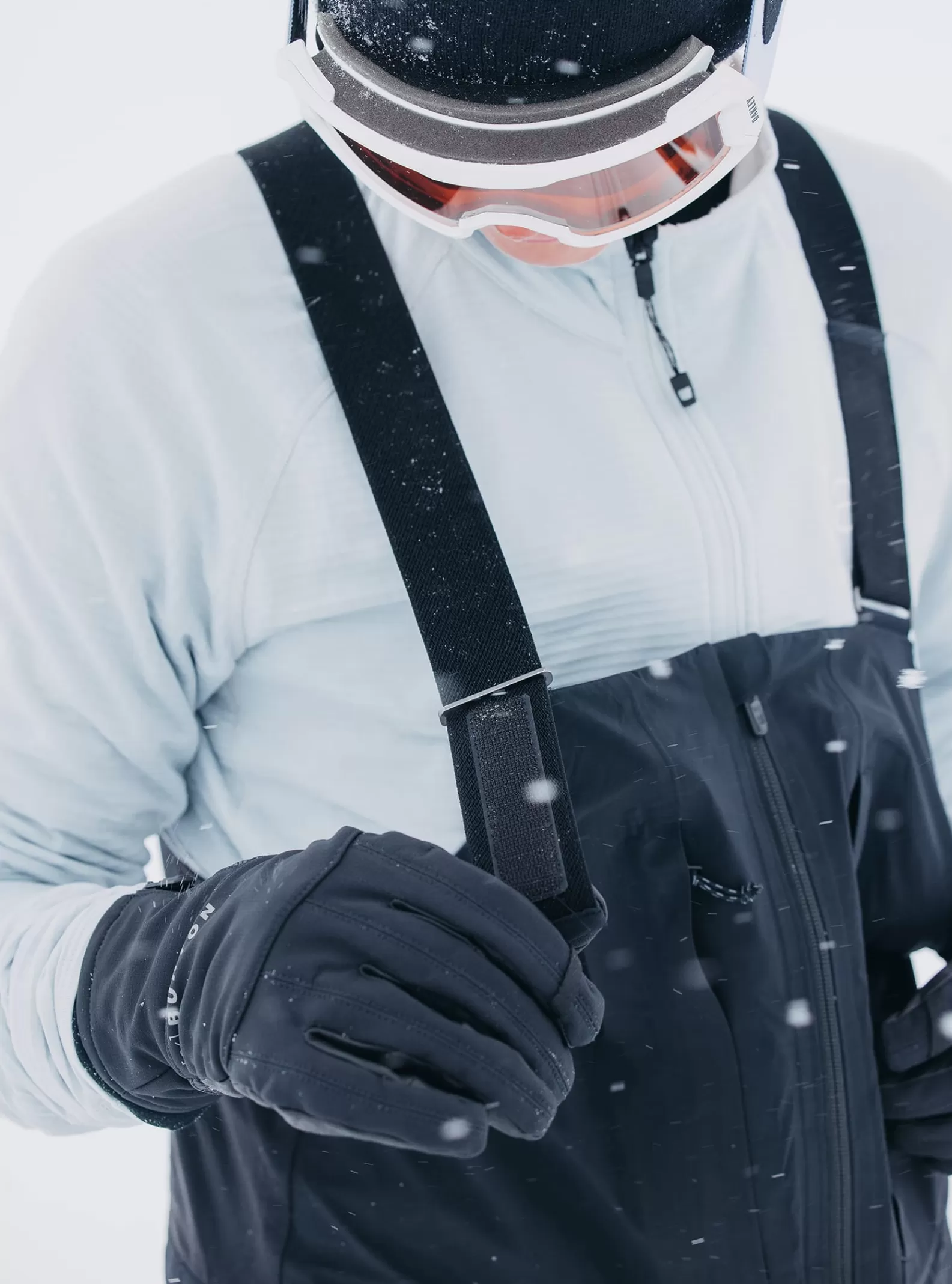 Burton Men's [ak] Freebird GORE‑TEX 3L Stretch Bib Pants< Snow Pants & Bibs