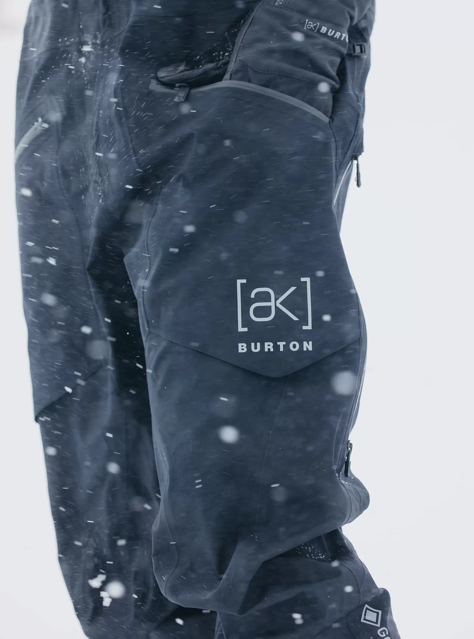 Burton Men's [ak] Freebird GORE‑TEX 3L Stretch Bib Pants< Snow Pants & Bibs
