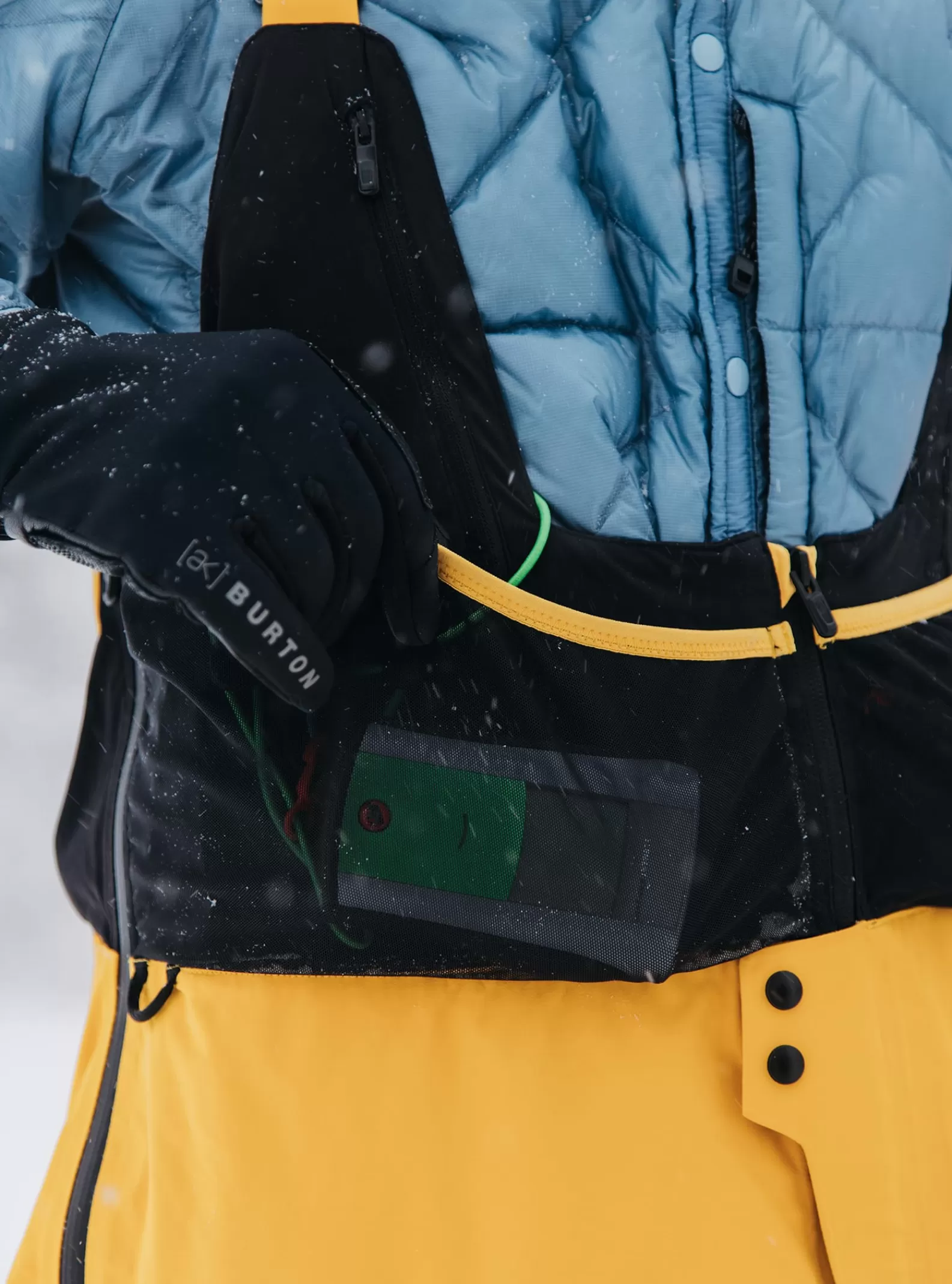 Burton Men's [ak] Tusk GORE-TEX PRO 3L Hi-Top Bib Pants< Snow Pants & Bibs