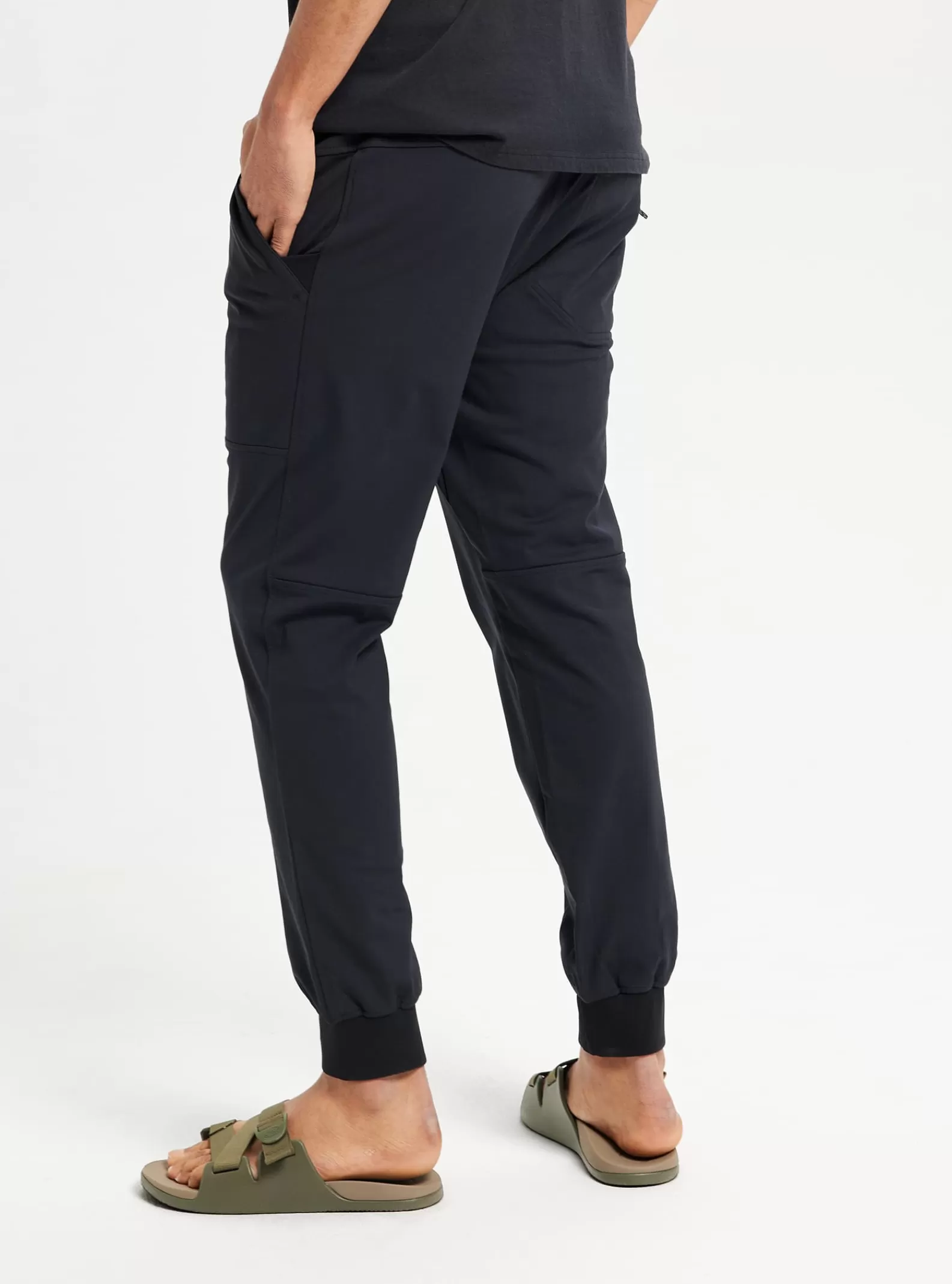 Burton Men's Multipath Jogger Pants< Pants & Shorts