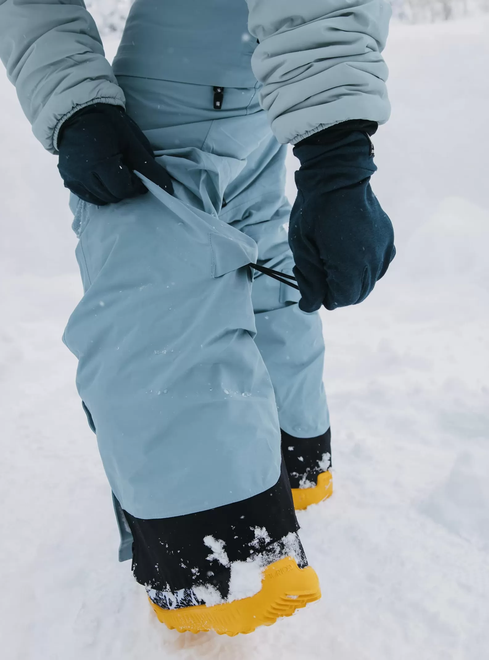 Burton Women's [ak] Kimmy GORE-TEX 2L Bib Pants (Short)<Women Snow Pants & Bibs